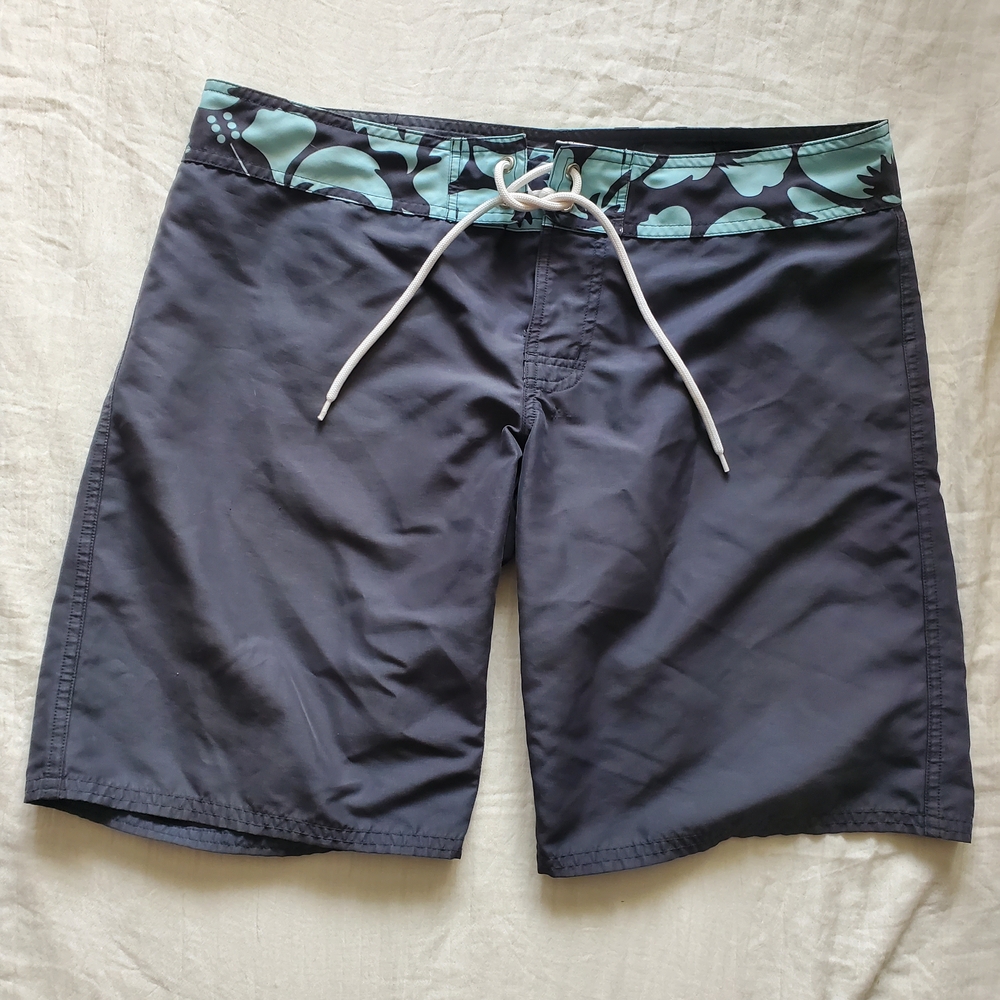 Carve Designs Charcoal and Aqua Women's Swim Board Shorts Size 8